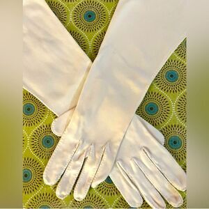 Vintage Gingerbread Stitch Elegant Cream Women's Gloves